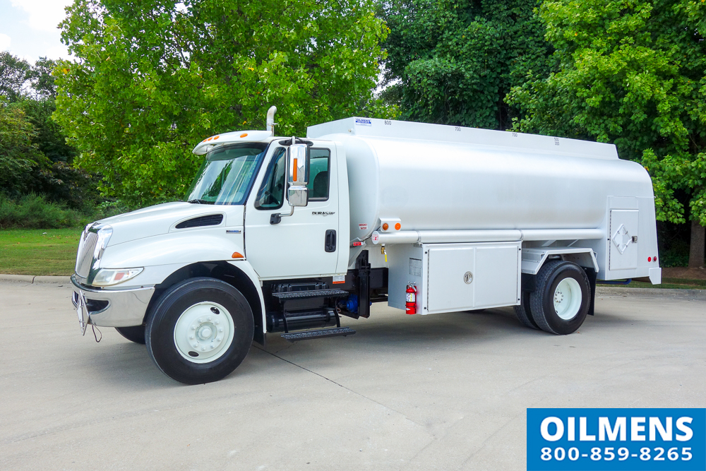2700 Gallon Fuel Truck on 2009 International 4300