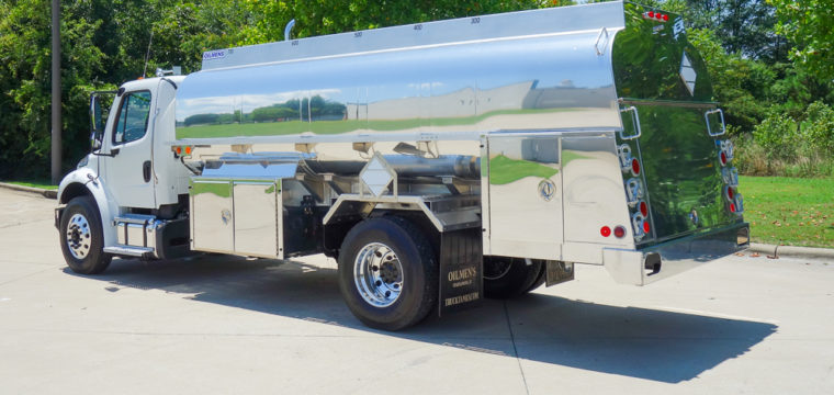 2500 Gallon Fuel Truck On 2017 Freightliner M2-106