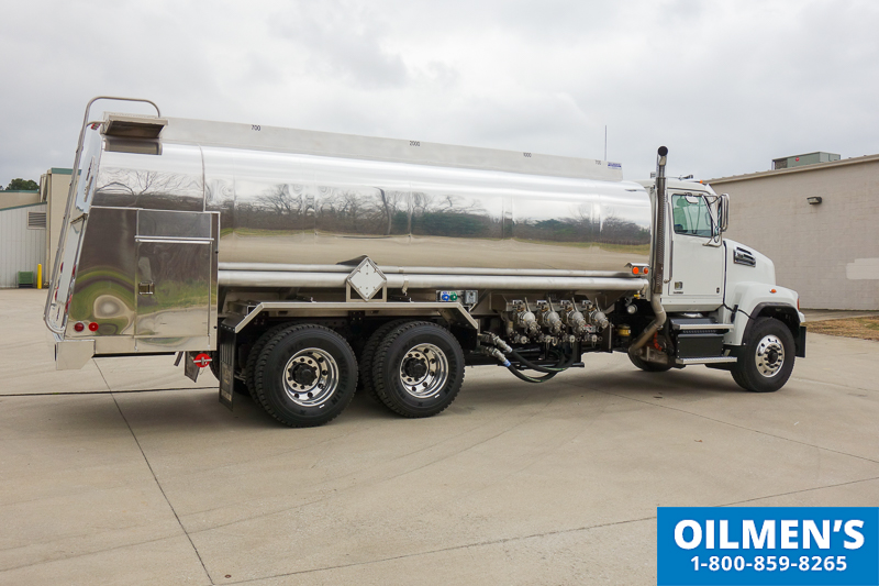 Fuel Truck Stock 1749015 Fuel Trucks Tank Trucks Oilmens